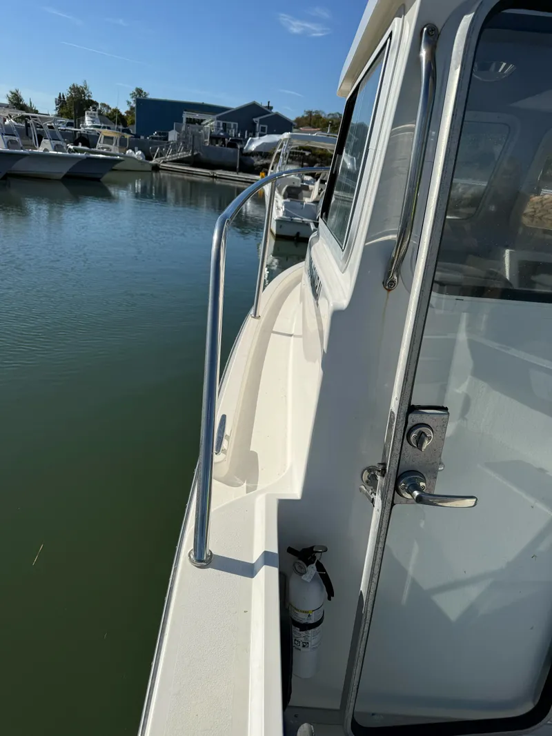 Slide: The Image of Defiance Admiral 220 EX 2024 - 11