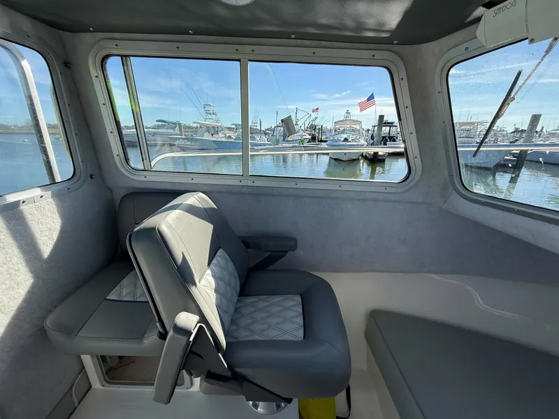 Slide: The Image of Defiance Admiral 220 EX 2024 - 16