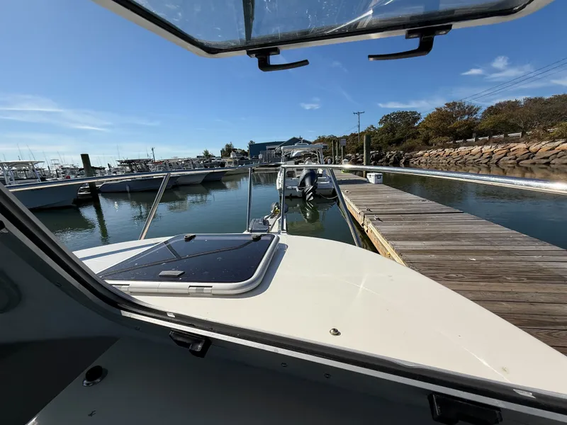 Slide: The Image of Defiance Admiral 220 EX 2024 - 23