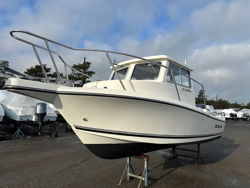 Slide: The Image of Defiance Admiral 220 EX 2024 - 32