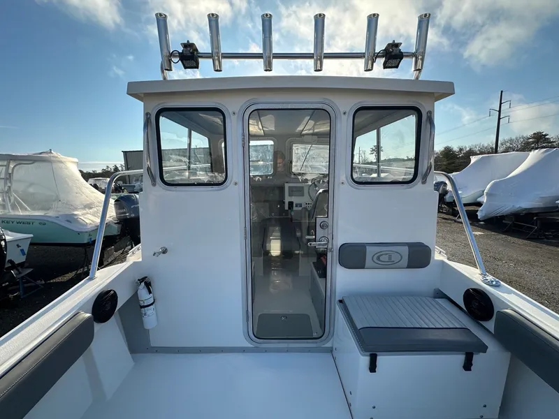 Slide: The Image of Defiance Admiral 220 EX 2024 - 41