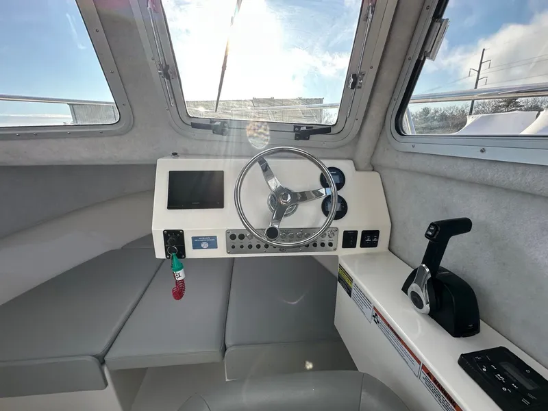 Slide: The Image of Defiance Admiral 220 EX 2024 - 44