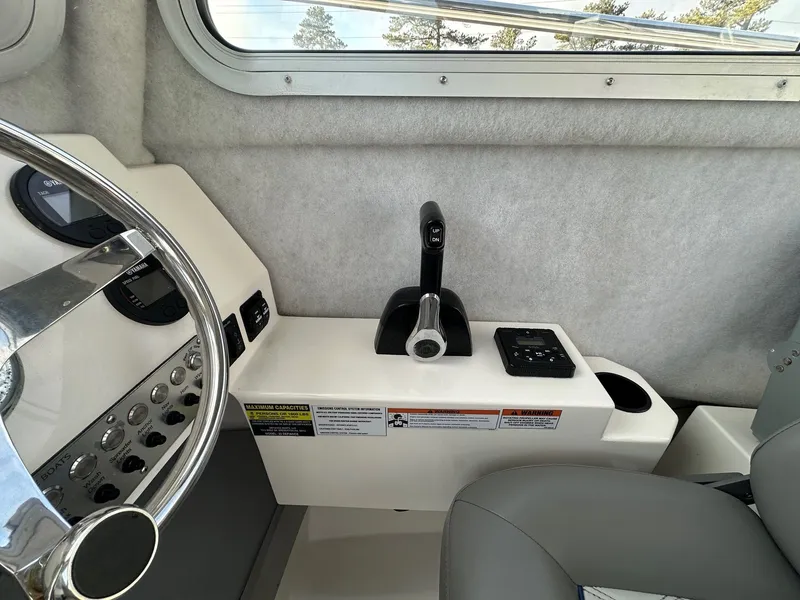 Slide: The Image of Defiance Admiral 220 EX 2024 - 46