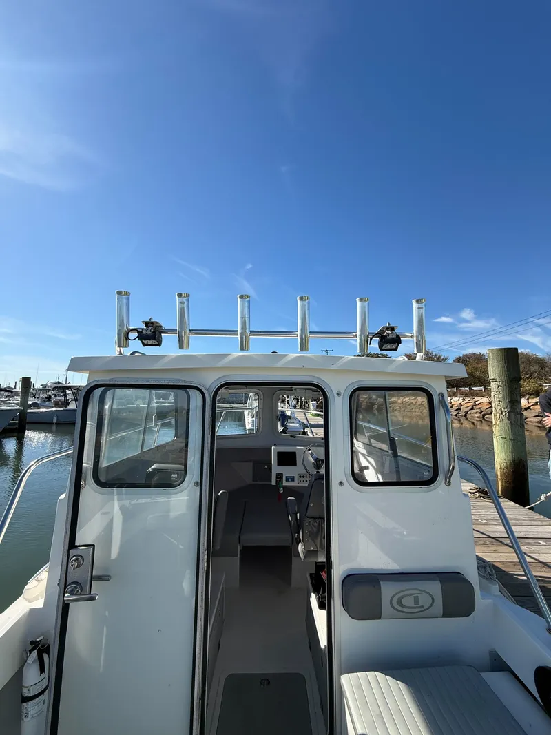 Slide: The Image of Defiance Admiral 220 EX 2024 - 9