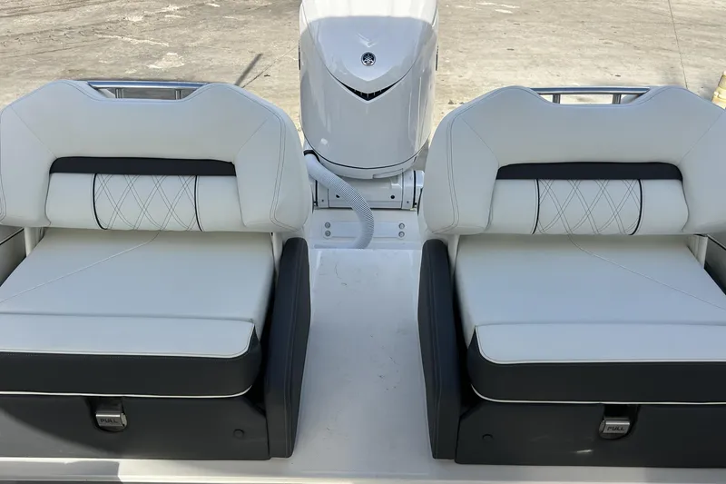 Slide: The Image of 2026 Regal 26 LX6 - Aft Seating - 23