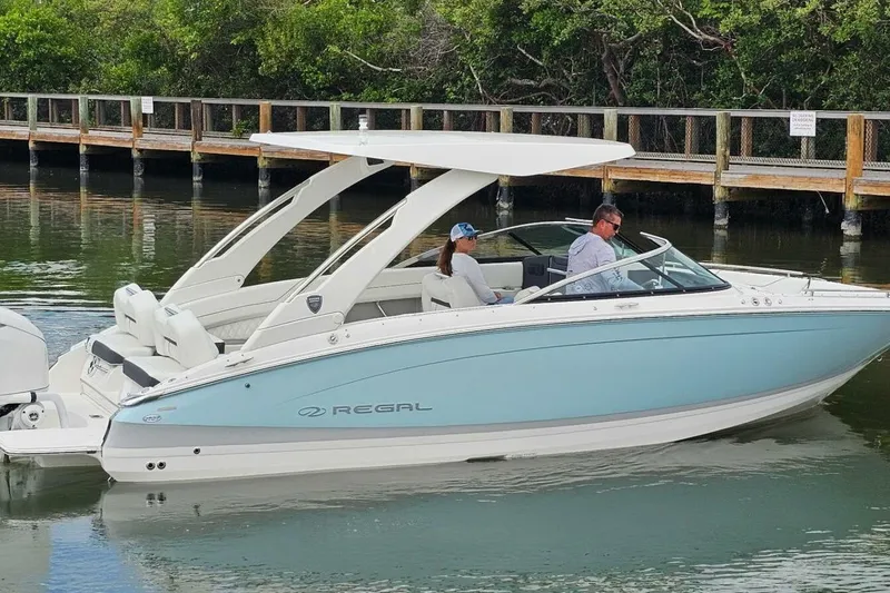 Slide: The Image of 2026 Regal 26 LX6 - Profile Starboard 3/4 Bow - 32