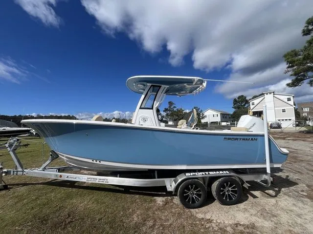 Slide: The Image of Sportsman Heritage 231 Center Console 2026 - 3