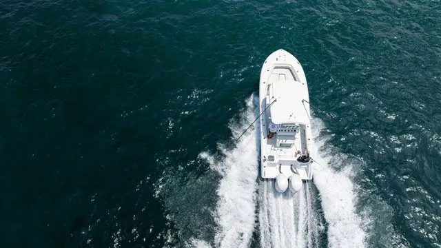 Slide: The Image of Sea Hunt Ultra 265 SE 2026 - 13