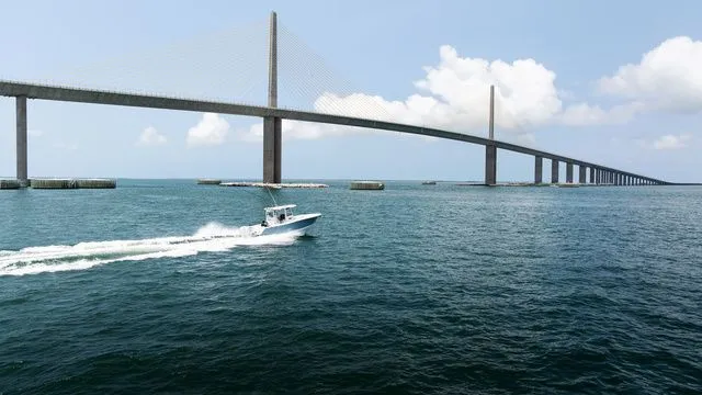 Slide: The Image of Sea Hunt Ultra 265 SE 2026 - 7