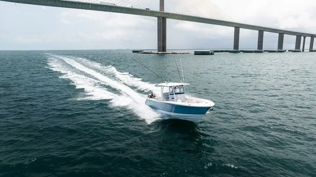 Slide: The Image of Sea Hunt Ultra 265 SE 2026 - 9