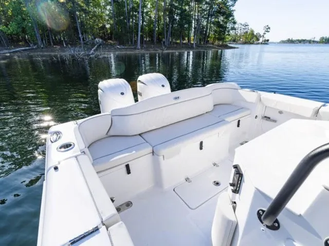 Slide: The Image of Sea Hunt Ultra 265SE 2027 - 12