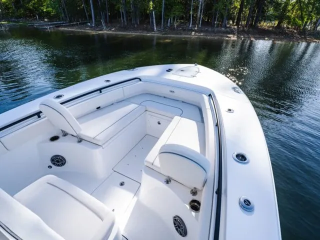 Slide: The Image of Sea Hunt Ultra 265SE 2027 - 7