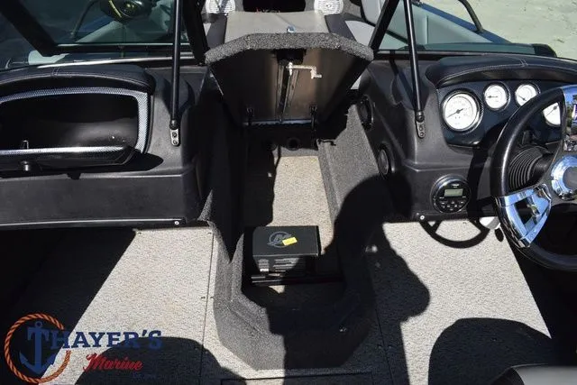 Slide: The Image of Lowe Fish & Ski FS 1710 2015 - 18