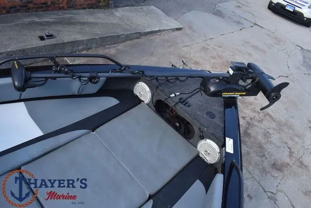 Slide: The Image of Lowe Fish & Ski FS 1710 2015 - 28