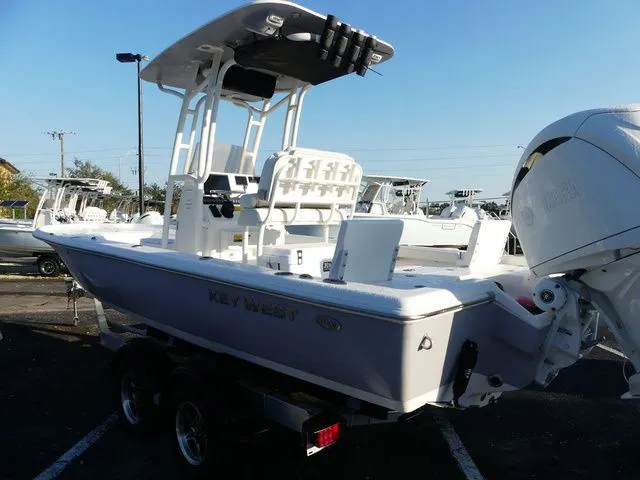 Slide: The Image of Key West 250 Bay Reef 2026 - 5