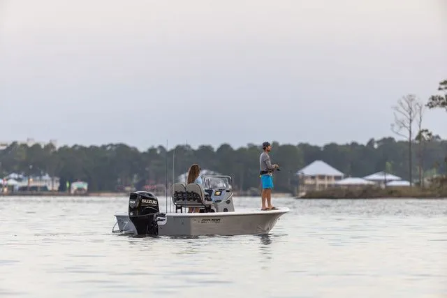 Slide: The Image of Sea Pro 210 DLX Bay 2026 - 4