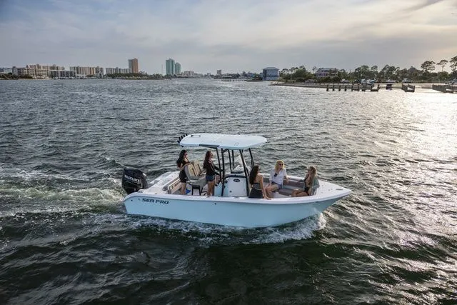 Slide: The Image of Sea Pro 222 Center Console 2026 - 4