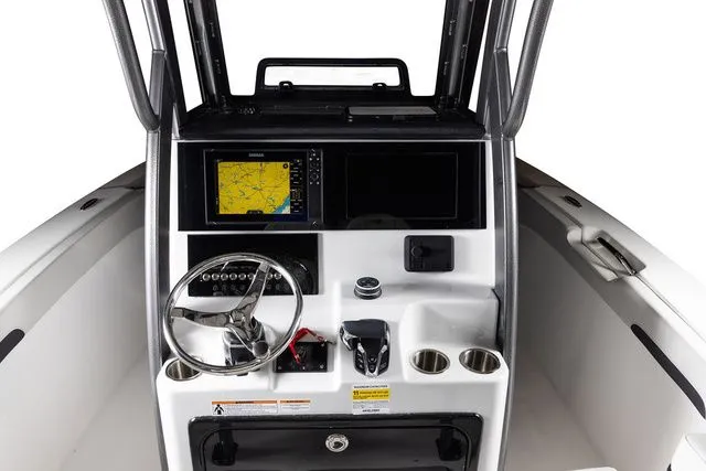 Slide: The Image of Sea Pro 242 Center Console DLX 2026 - 10