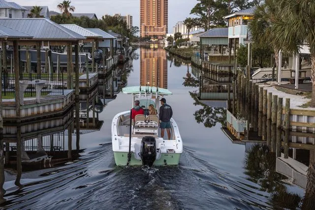 Slide: The Image of Sea Pro 242 Center Console DLX 2026 - 3