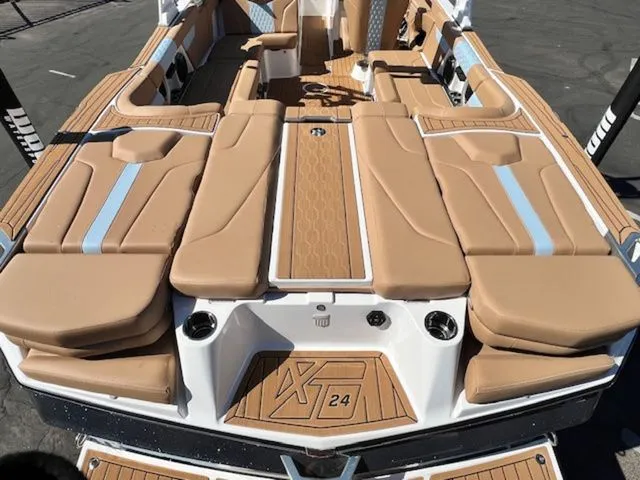Slide: The Image of MasterCraft XT24 2026 - 10