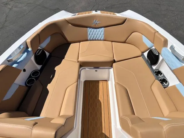 Slide: The Image of MasterCraft XT24 2026 - 17