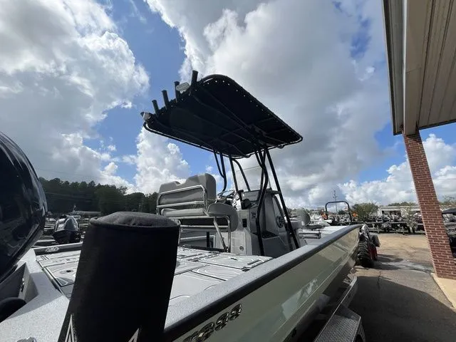 Slide: The Image of Xpress X23B Lounge 2025 - 10