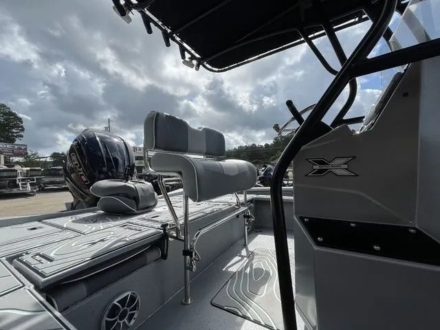 Slide: The Image of Xpress X23B Lounge 2025 - 12