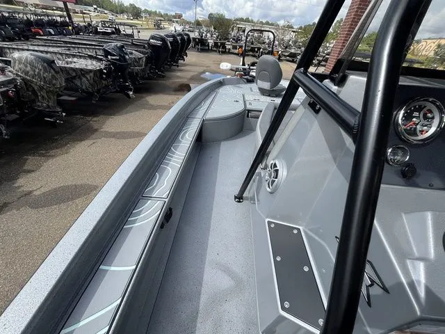 Slide: The Image of Xpress X23B Lounge 2025 - 19