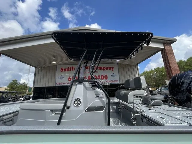 Slide: The Image of Xpress X23B Lounge 2025 - 20