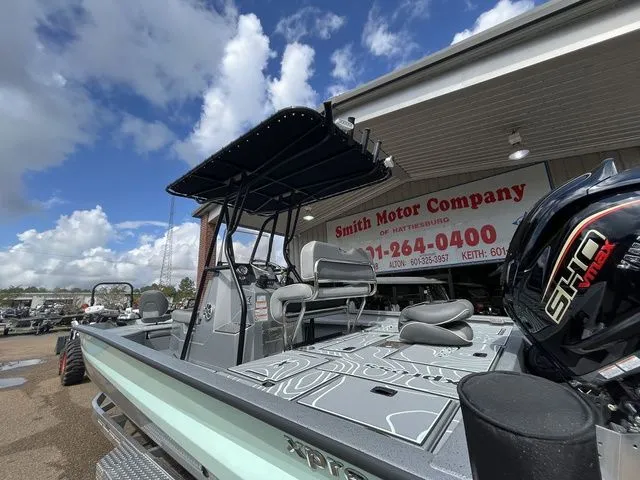 Slide: The Image of Xpress X23B Lounge 2025 - 4