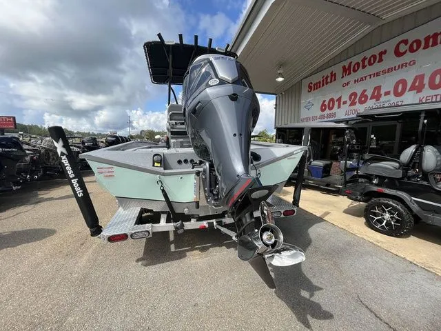 Slide: The Image of Xpress X23B Lounge 2025 - 7