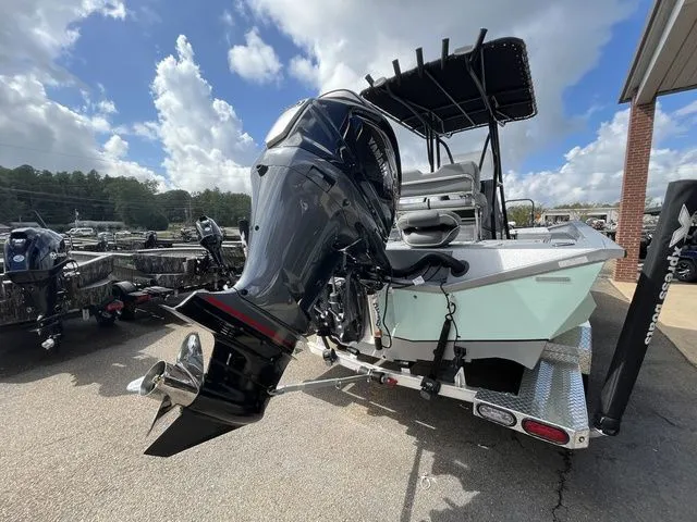 Slide: The Image of Xpress X23B Lounge 2025 - 8