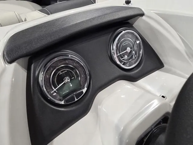 Slide: The Image of Barletta Cabrio 22UC 2026 - 15