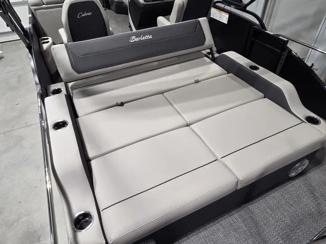Slide: The Image of Barletta Cabrio 22UC 2026 - 8