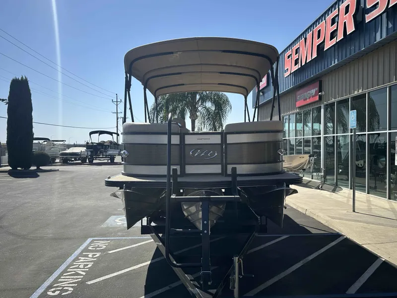 Slide: The Image of Manitou Encore 240 SHP Pro Angler 2020 - 3