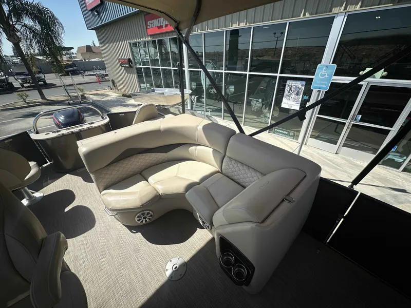 Slide: The Image of Manitou Encore 240 SHP Pro Angler 2020 - 7