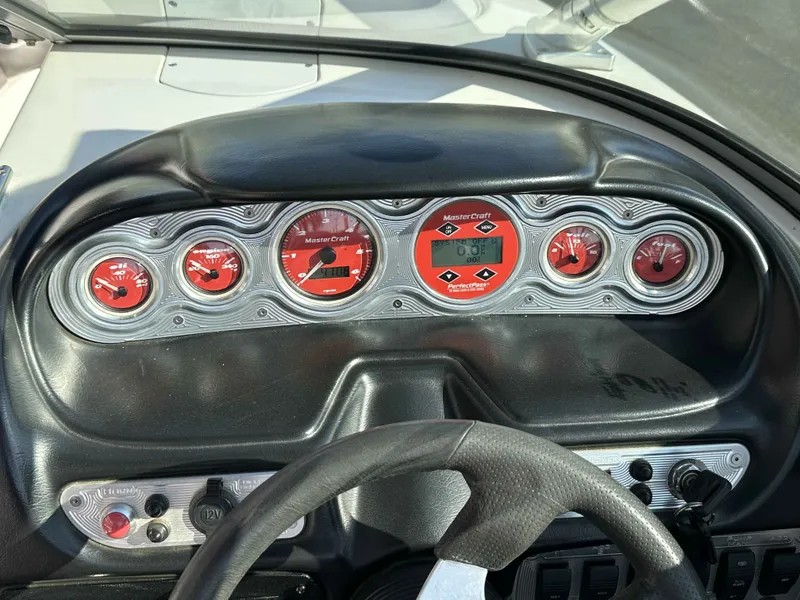 Slide: The Image of MasterCraft X2 2006 - 11