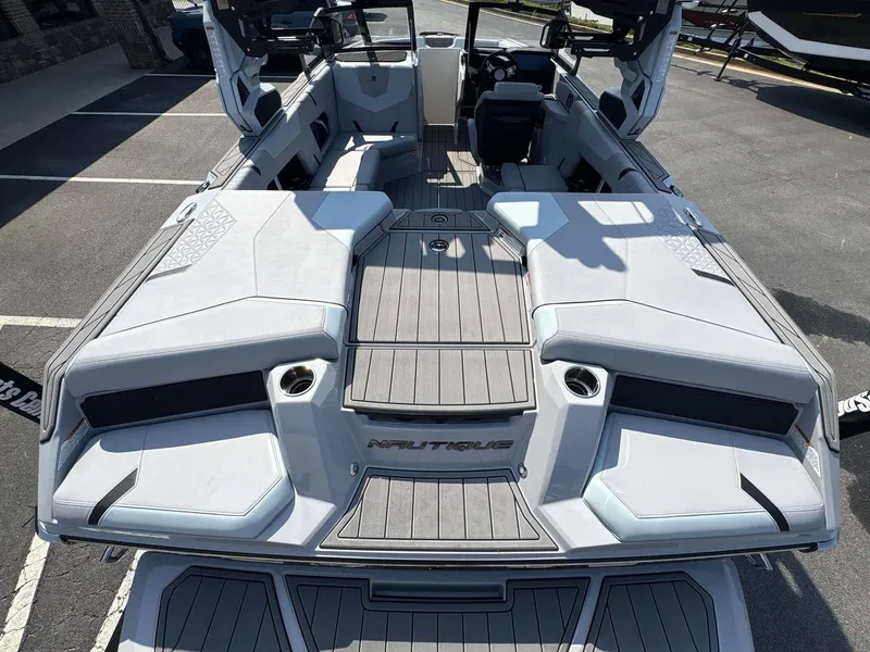 Slide: The Image of Nautique Super Air Nautique GS20 2026 - 19