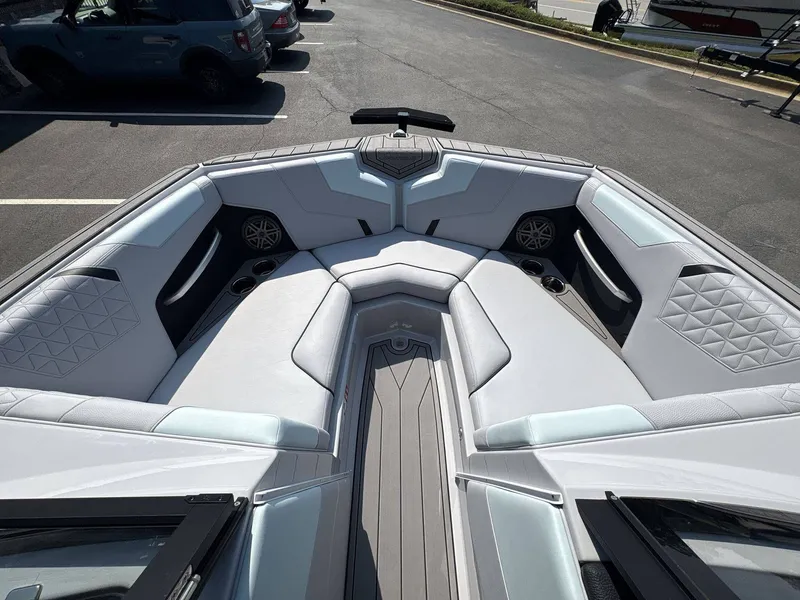 Slide: The Image of Nautique Super Air Nautique GS20 2026 - 30