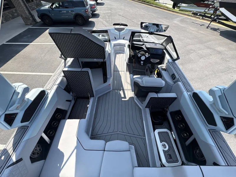 Slide: The Image of Nautique Super Air Nautique GS20 2026 - 33