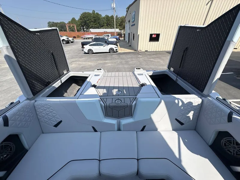 Slide: The Image of Nautique Super Air Nautique GS20 2026 - 38