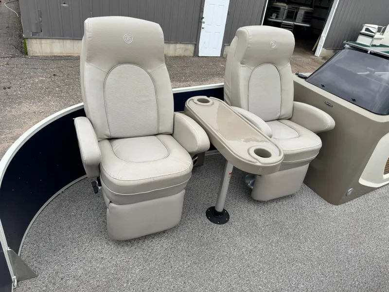 Slide: The Image of Premier 250 Intrigue Pontoon with 140HP Suzuki Fourstroke EFI 2013 - 12