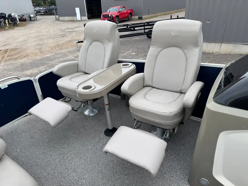 Slide: The Image of Premier 250 Intrigue Pontoon with 140HP Suzuki Fourstroke EFI 2013 - 15