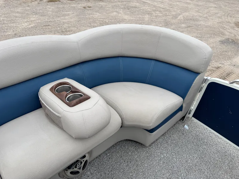 Slide: The Image of Premier 250 Intrigue Pontoon with 140HP Suzuki Fourstroke EFI 2013 - 17