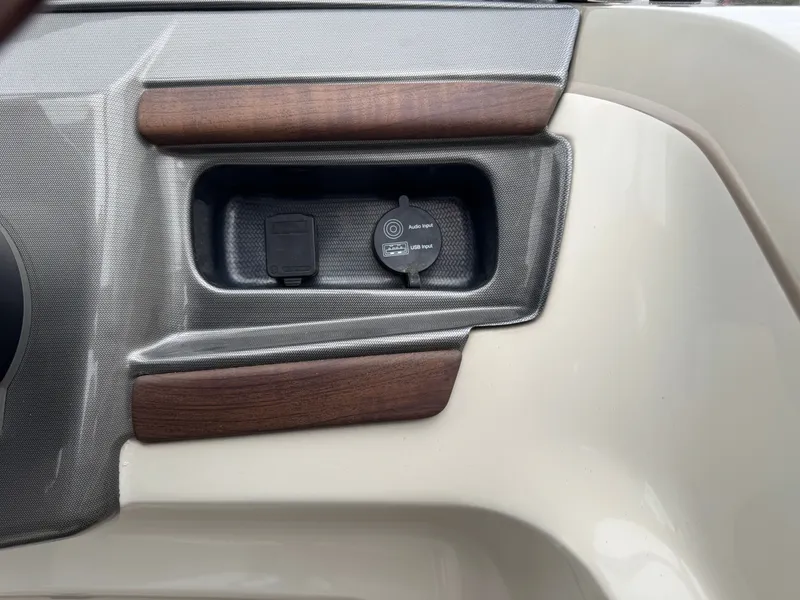 Slide: The Image of Premier 250 Intrigue Pontoon with 140HP Suzuki Fourstroke EFI 2013 - 31