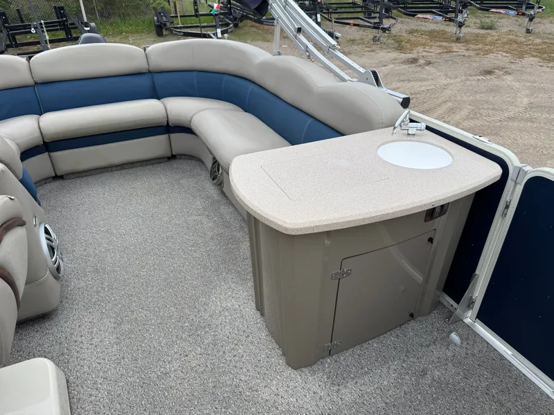 Slide: The Image of Premier 250 Intrigue Pontoon with 140HP Suzuki Fourstroke EFI 2013 - 41