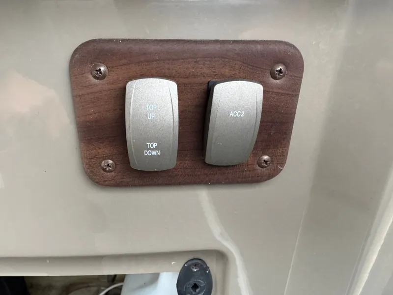 Slide: The Image of Premier 250 Intrigue Pontoon with 140HP Suzuki Fourstroke EFI 2013 - 45