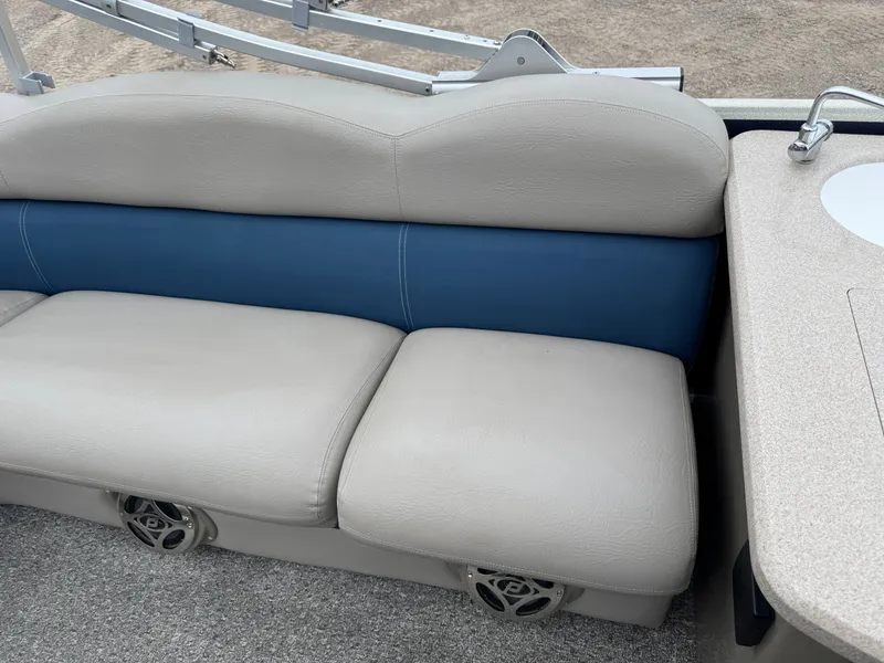 Slide: The Image of Premier 250 Intrigue Pontoon with 140HP Suzuki Fourstroke EFI 2013 - 46