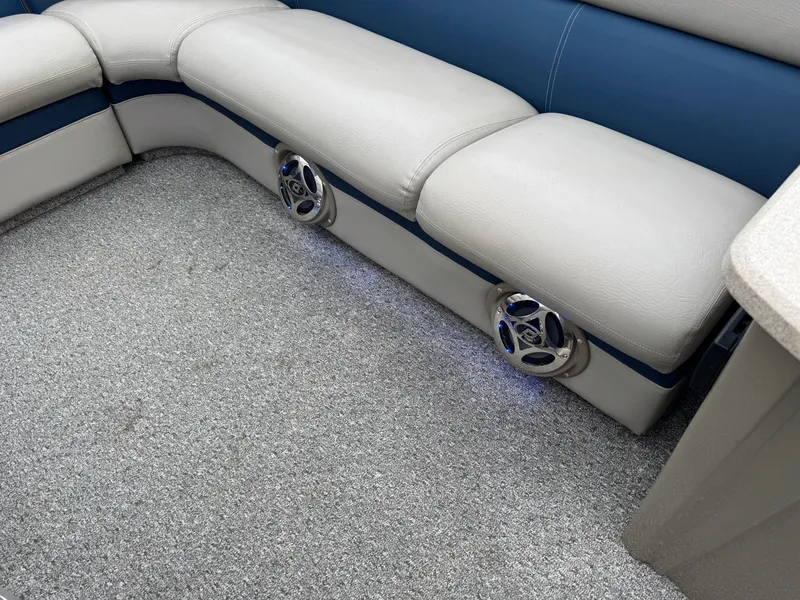 Slide: The Image of Premier 250 Intrigue Pontoon with 140HP Suzuki Fourstroke EFI 2013 - 47