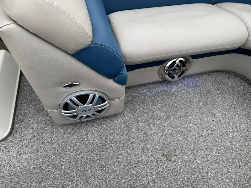 Slide: The Image of Premier 250 Intrigue Pontoon with 140HP Suzuki Fourstroke EFI 2013 - 52